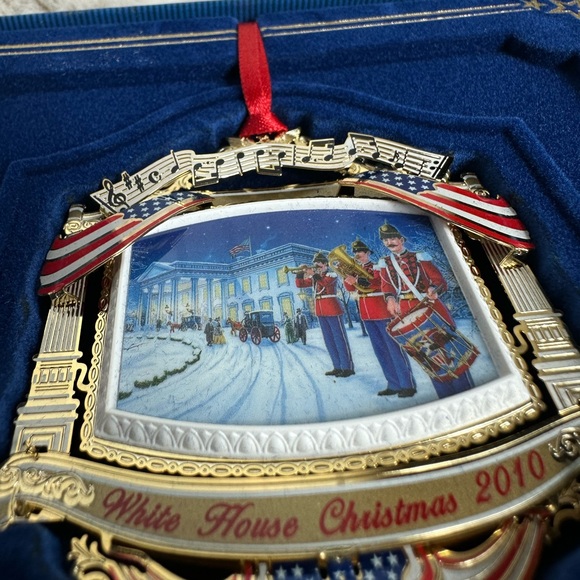 White House Christmas Ornament 2010 - Picture 5 of 15